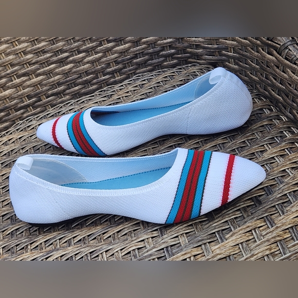 BRIEFOLA pointed toe flats - Picture 1 of 5